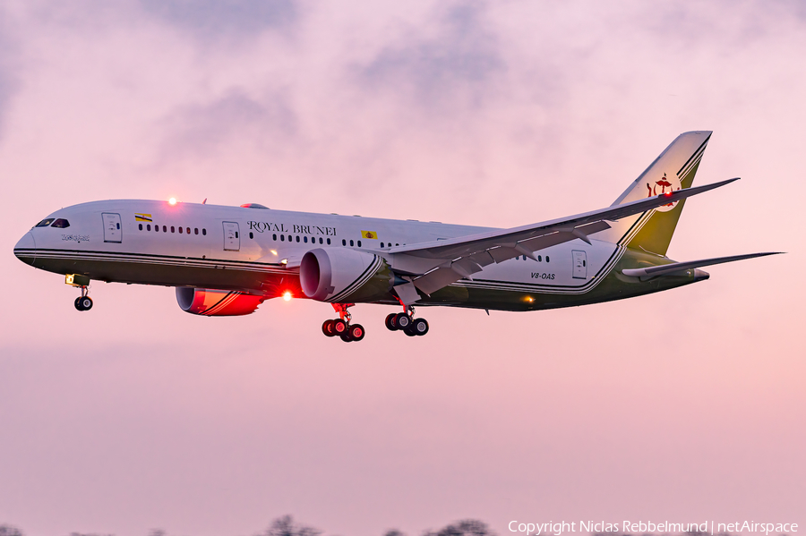 Brunei Sultan's Flight Boeing 787-8(BBJ) (V8-OAS) | Photo 441103