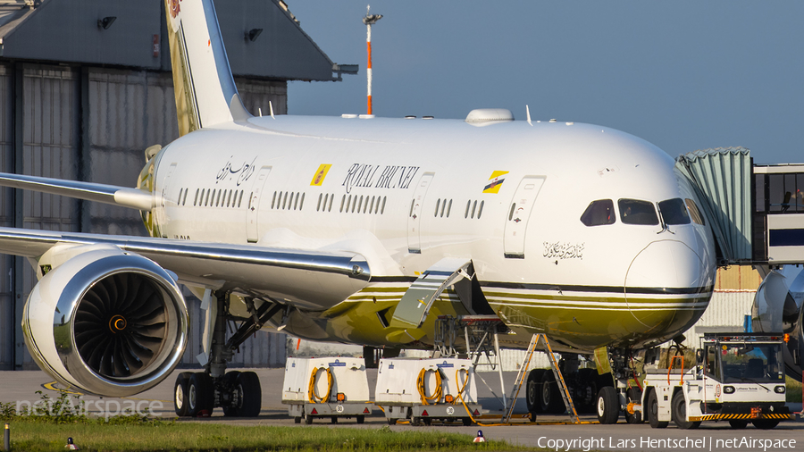 Brunei Sultan's Flight Boeing 787-8(BBJ) (V8-OAS) | Photo 460473