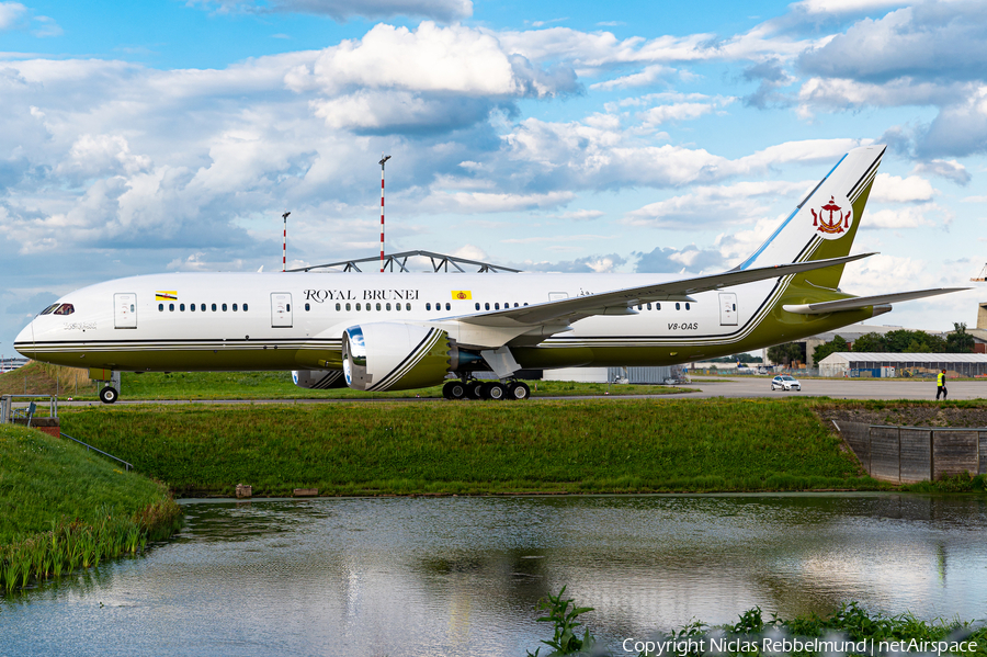 Brunei Sultan's Flight Boeing 787-8(BBJ) (V8-OAS) | Photo 462597