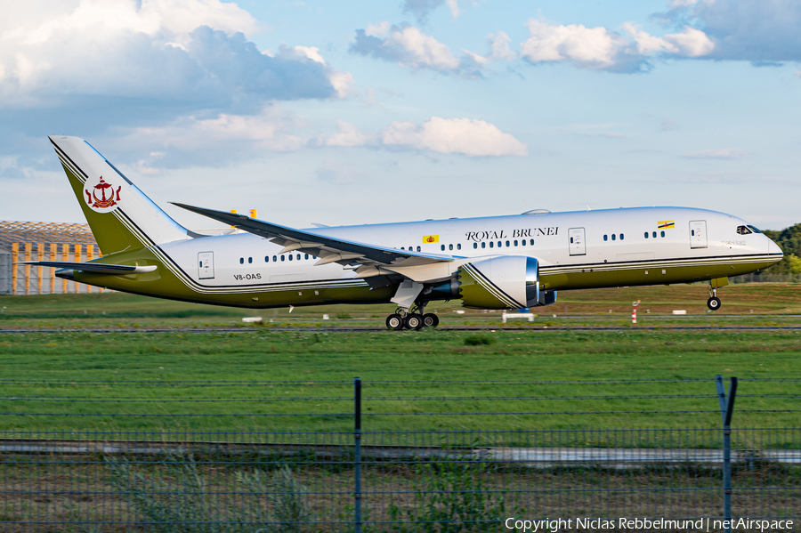 Brunei Sultan's Flight Boeing 787-8(BBJ) Dreamliner (V8-OAS) | Photo 462599