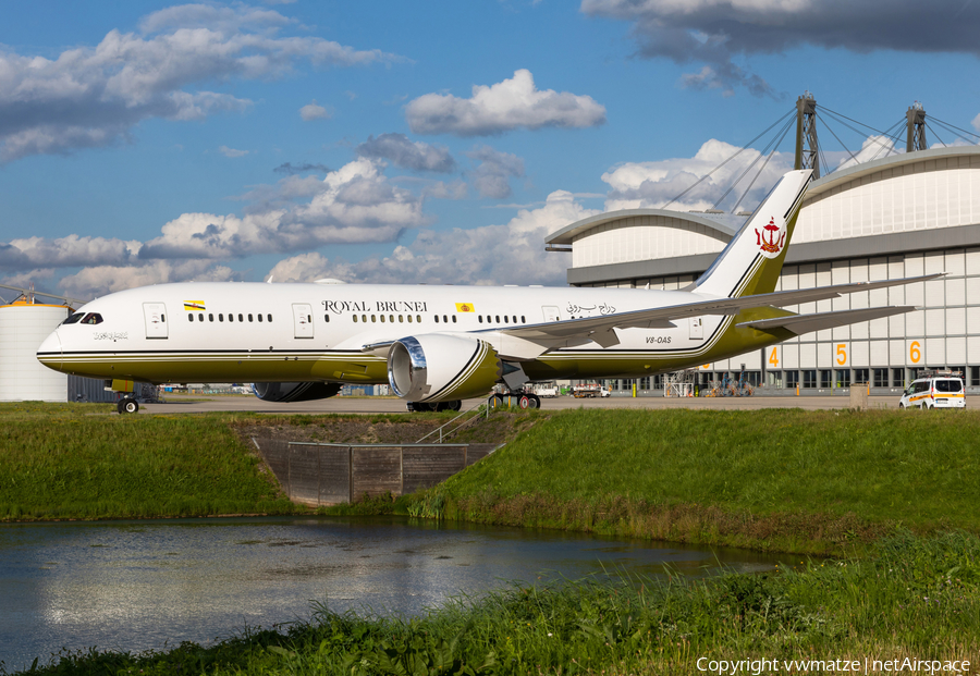 Brunei Sultan's Flight Boeing 787-8(BBJ) Dreamliner (V8-OAS) | Photo 462887