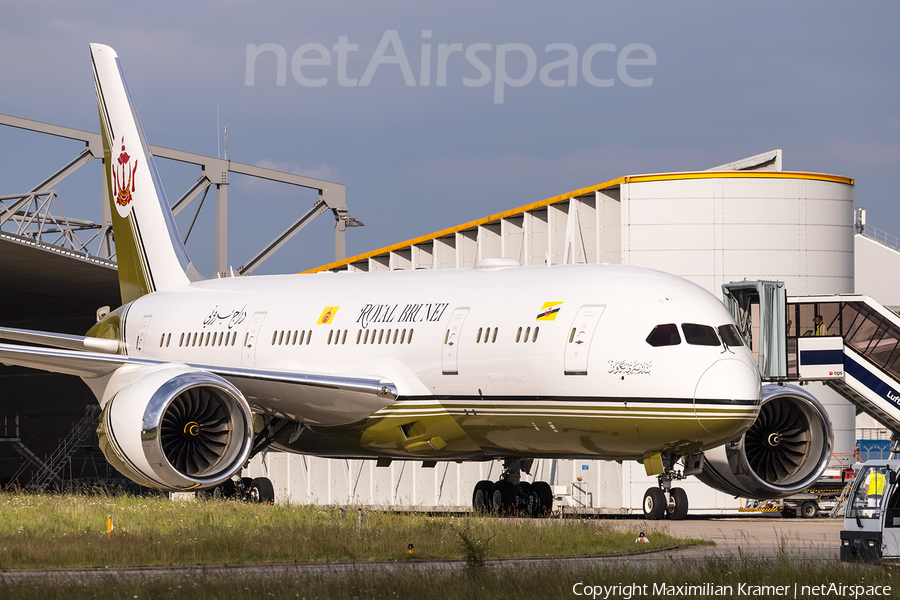 Brunei Sultan's Flight Boeing 787-8(BBJ) (V8-OAS) | Photo 521558