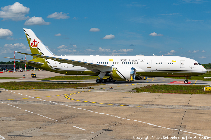 Brunei Sultan's Flight Boeing 787-8(BBJ) (V8-OAS) | Photo 570045