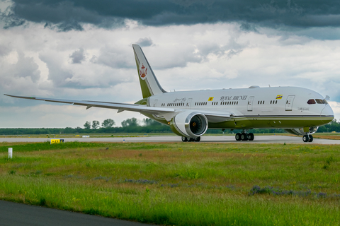 Brunei Sultan's Flight Boeing 787-8(BBJ) (V8-OAS) at  Leipzig/Halle - Schkeuditz, Germany