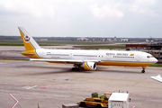 Royal Brunei Airlines Boeing 767-33A(ER) (V8-RBG) at  Frankfurt am Main, Germany