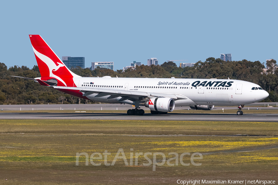 Qantas Airbus A330-202 (VH-EBB) | Photo 391649