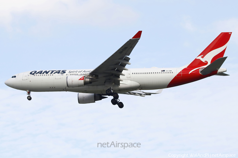 Qantas Airbus A330-202 (VH-EBB) | Photo 618136