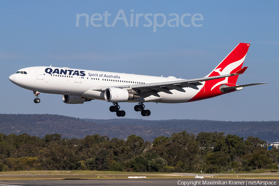 Qantas Airbus A330-202 (VH-EBD) | Photo 391708