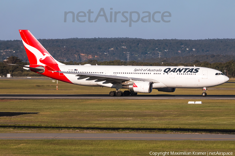 Qantas Airbus A330-202 (VH-EBD) | Photo 391730