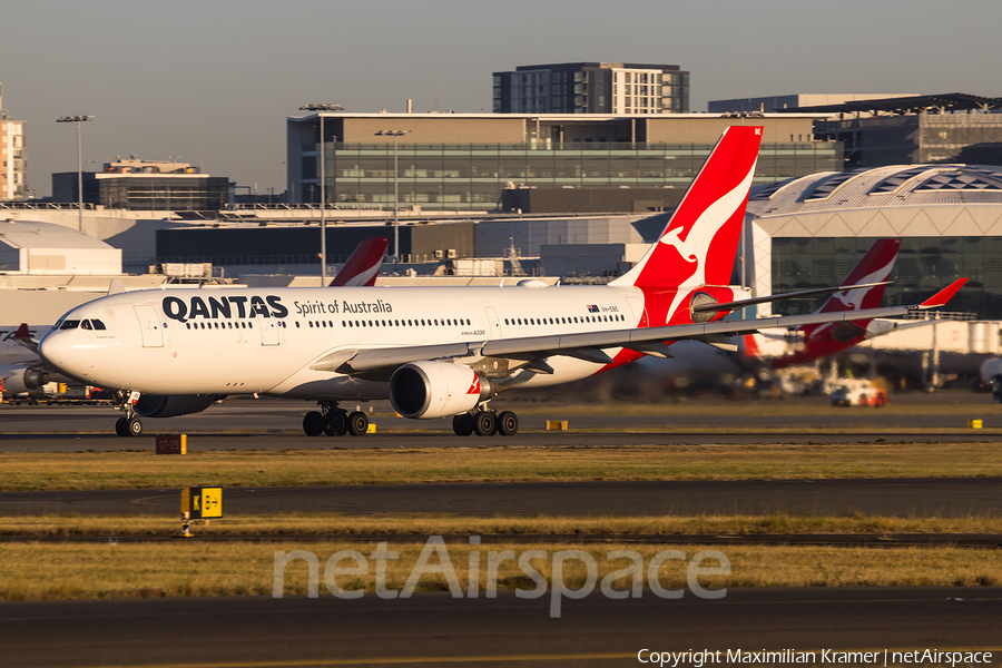 Qantas Airbus A330-202 (VH-EBE) | Photo 389902