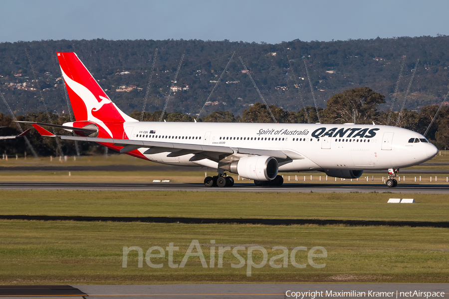 Qantas Airbus A330-202 (VH-EBK) | Photo 391727