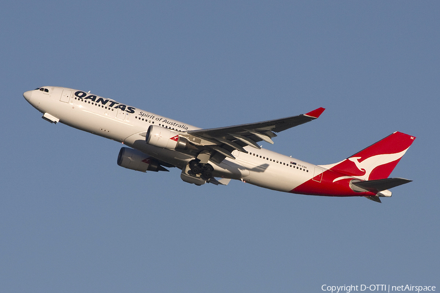 Qantas Airbus A330-202 (VH-EBK) | Photo 280544