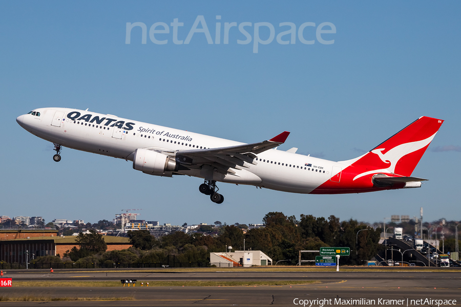 Qantas Airbus A330-202 (VH-EBK) | Photo 389819