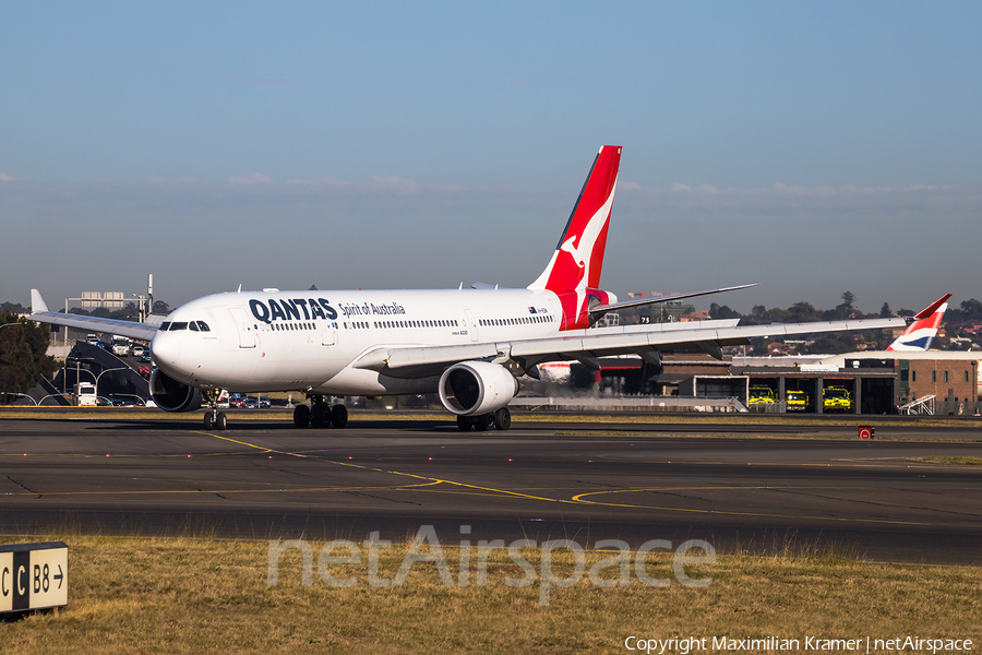 Qantas Airbus A330-202 (VH-EBK) | Photo 390165