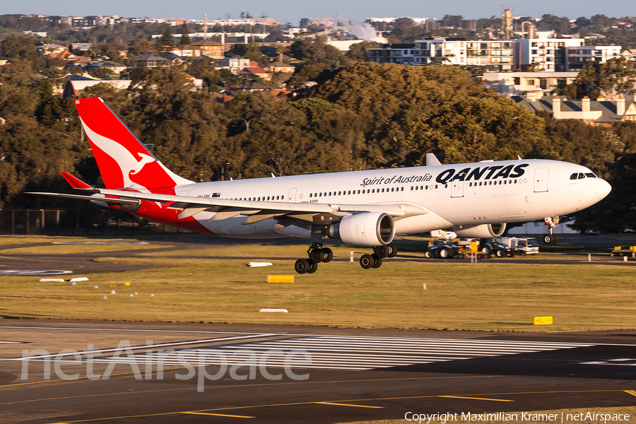 Qantas Airbus A330-202 (VH-EBK) | Photo 390979