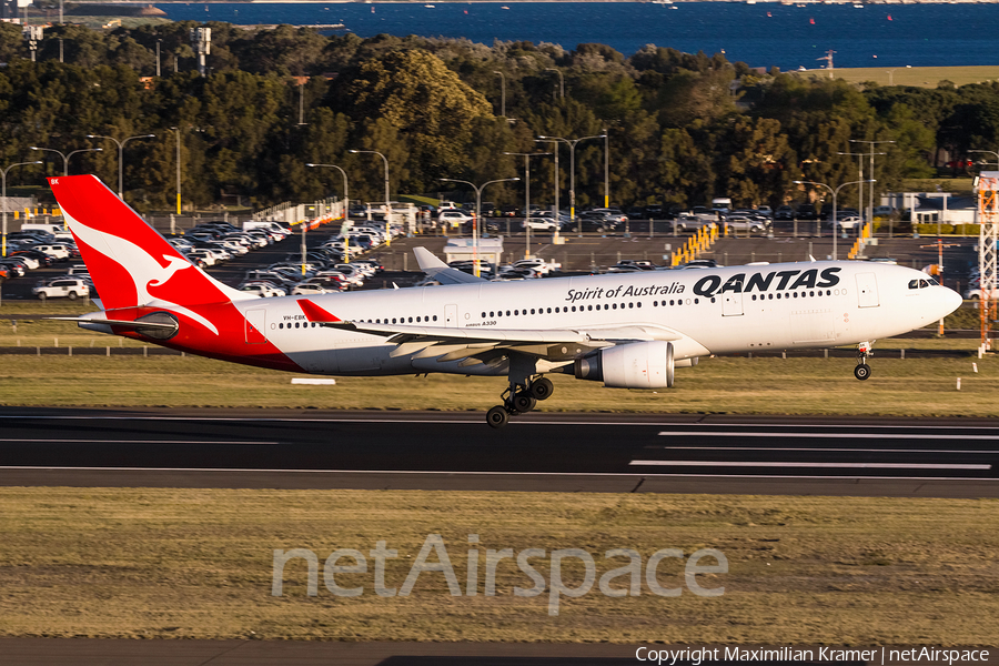 Qantas Airbus A330-202 (VH-EBK) | Photo 390980