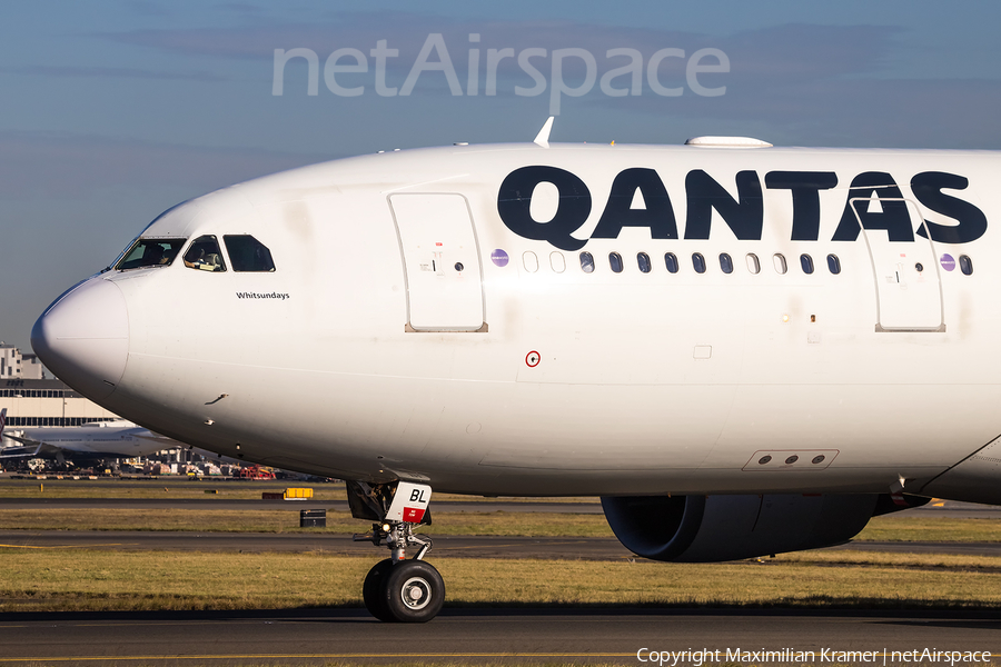 Qantas Airbus A330-203 (VH-EBL) | Photo 390160