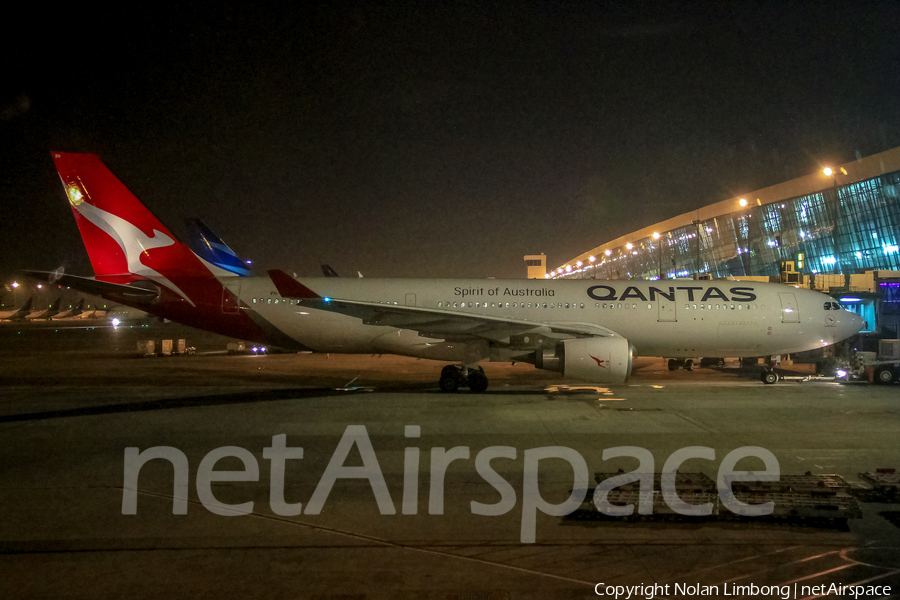 Qantas Airbus A330-202 (VH-EBN) | Photo 424174