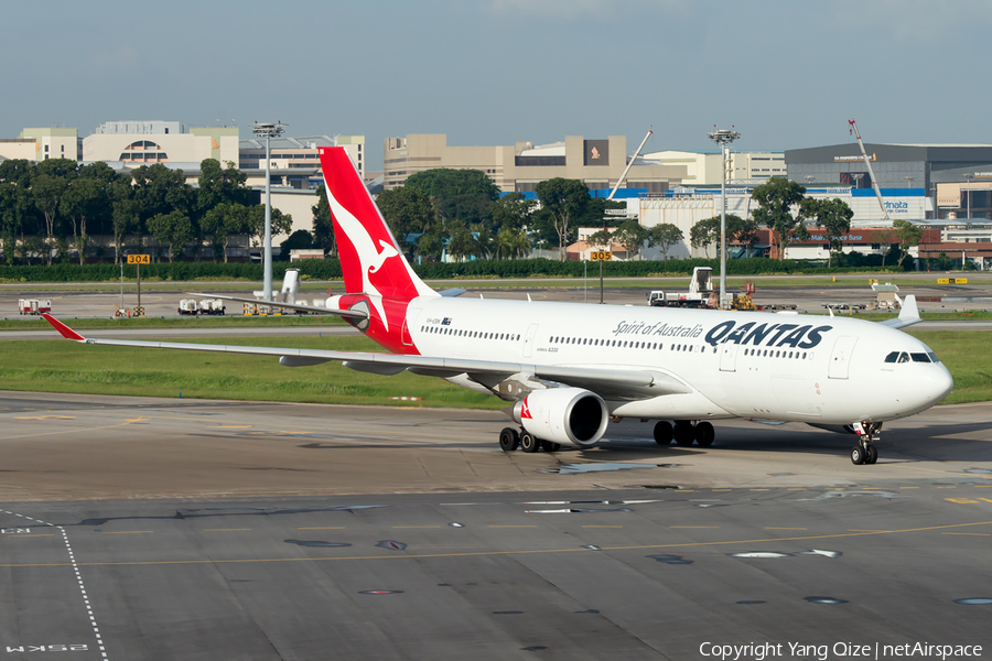 Qantas Airbus A330-202 (VH-EBN) | Photo 180954