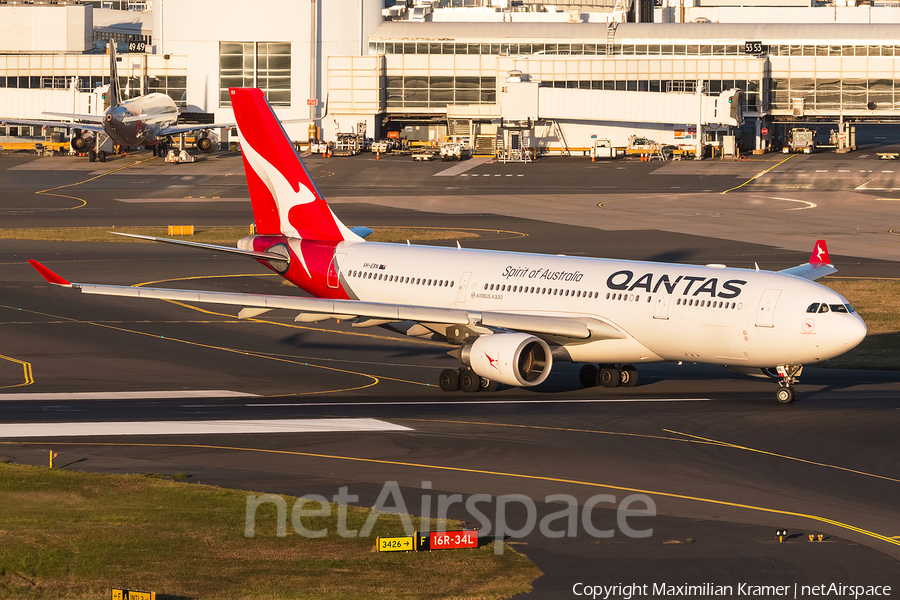 Qantas Airbus A330-202 (VH-EBN) | Photo 389882