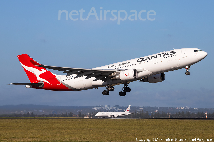 Qantas Airbus A330-202 (VH-EBO) | Photo 390670