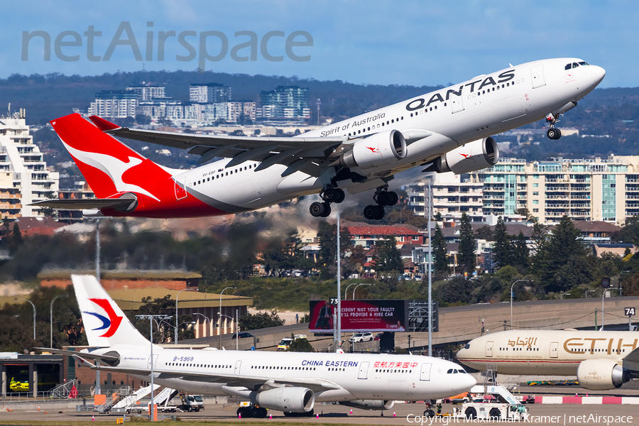 Qantas Airbus A330-202 (VH-EBP) | Photo 390761