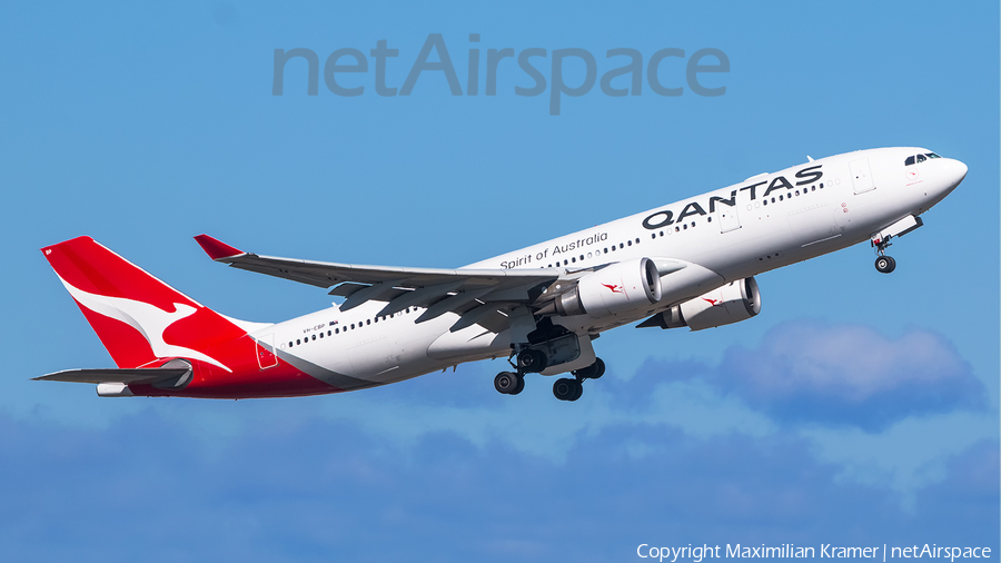 Qantas Airbus A330-202 (VH-EBP) | Photo 390762