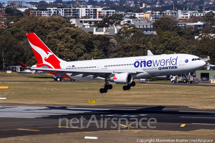 Qantas Airbus A330-202 (VH-EBV) | Photo 390855