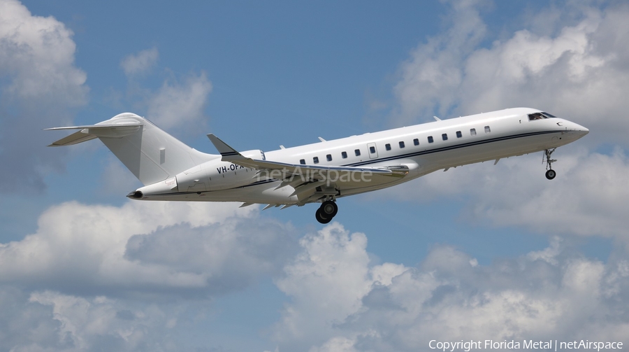 Australian Corporate Jet Bombardier BD-700-1A10 Global Express (VH-OFX) | Photo 408042