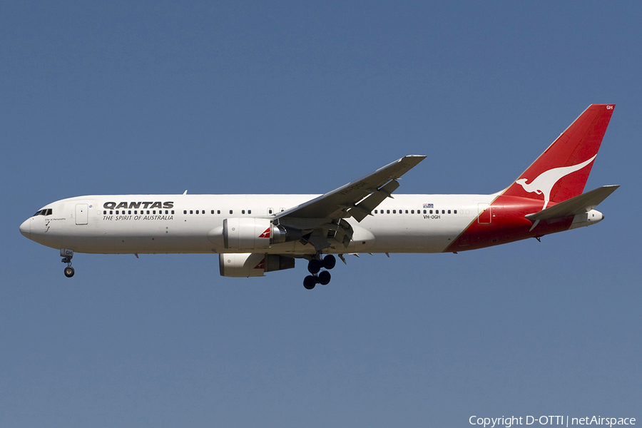 Qantas Boeing 767-338(ER) (VH-OGH) | Photo 283685