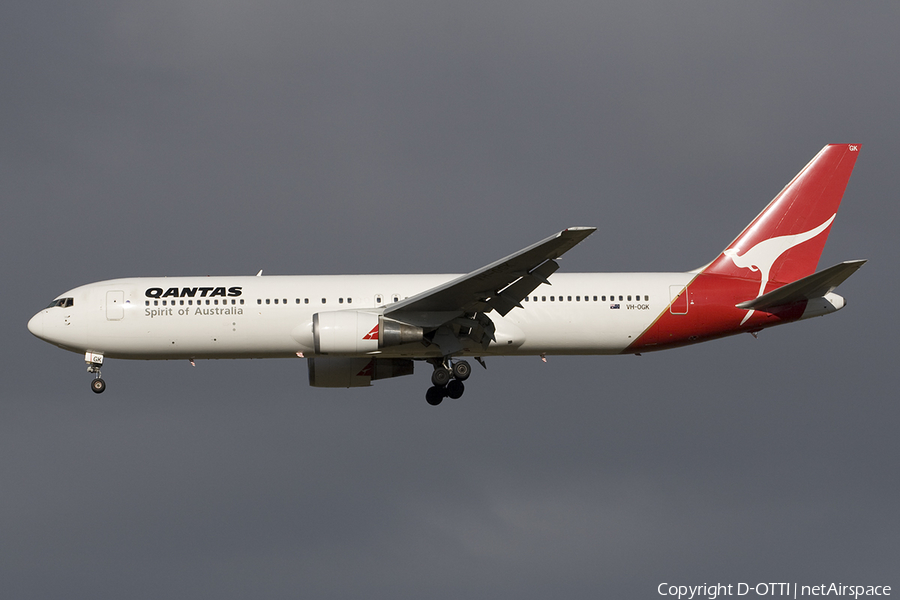 Qantas Boeing 767-338(ER) (VH-OGK) | Photo 283169