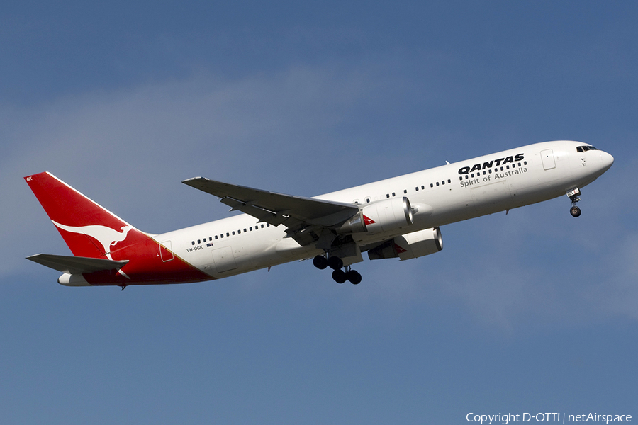 Qantas Boeing 767-338(ER) (VH-OGK) | Photo 282993