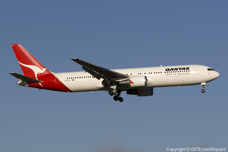 Qantas Boeing 767-338(ER) (VH-OGL) | Photo 283457