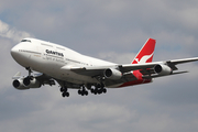 Qantas Boeing 747-438 (VH-OJM) at  London - Heathrow, United Kingdom