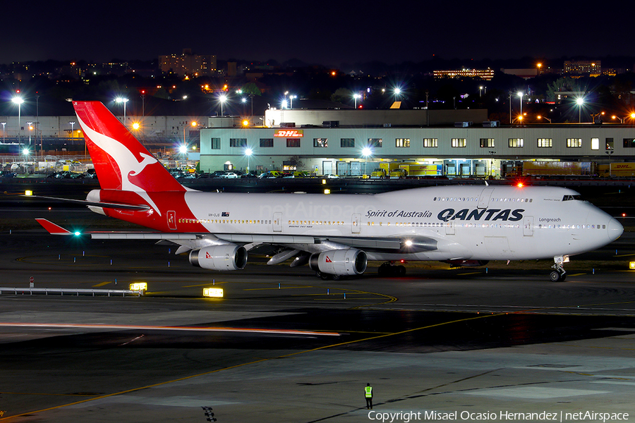 Qantas Boeing 747-438 (VH-OJS) | Photo 194747