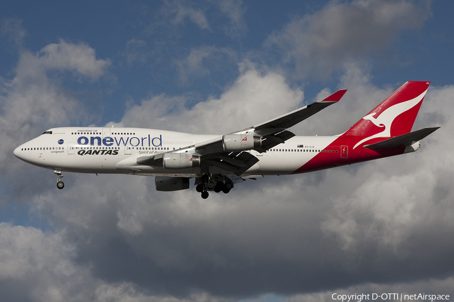 Qantas Boeing 747-438 (VH-OJU) | Photo 375837