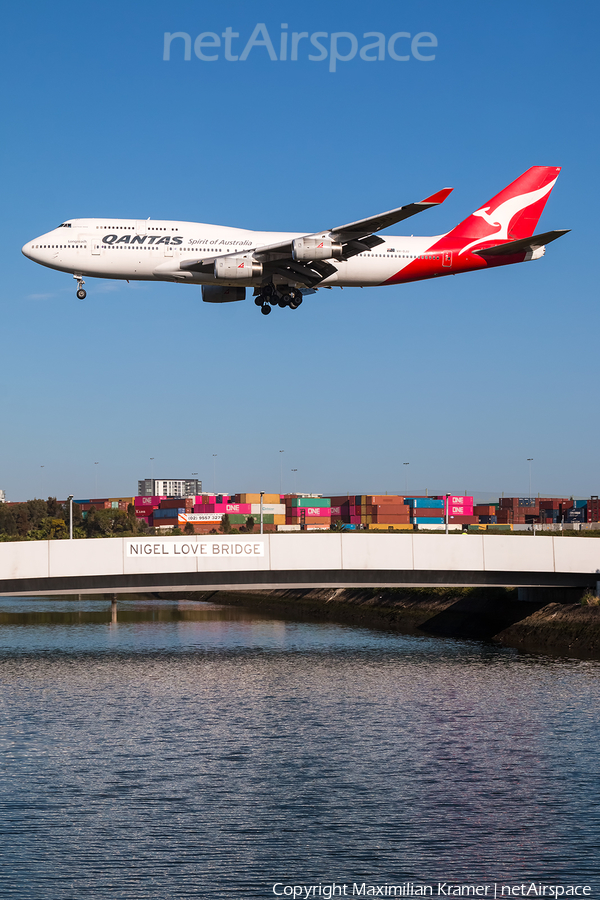 Qantas Boeing 747-438 (VH-OJU) | Photo 390567