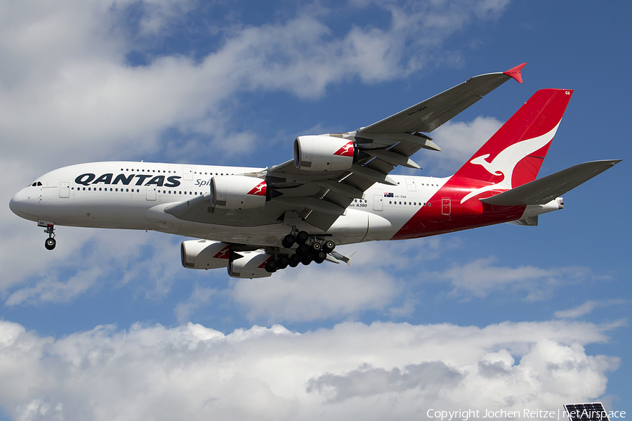 Qantas Airbus A380-842 (VH-OQA) | Photo 50512