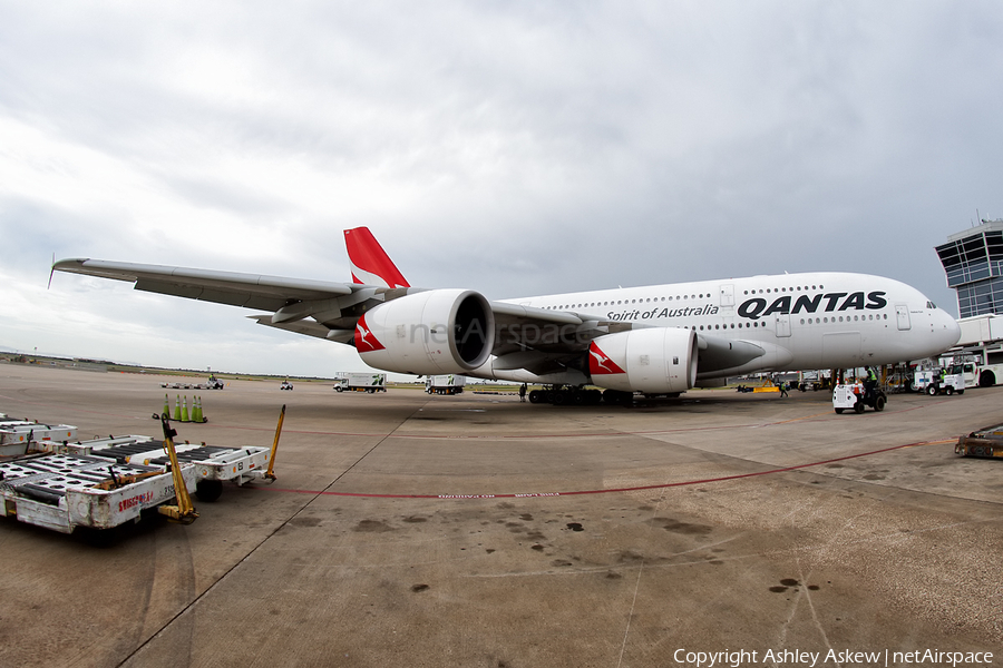 Qantas Airbus A380-842 (VH-OQB) | Photo 182896