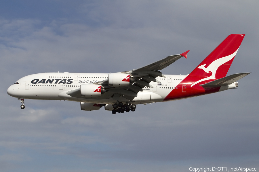 Qantas Airbus A380-842 (VH-OQB) | Photo 428624