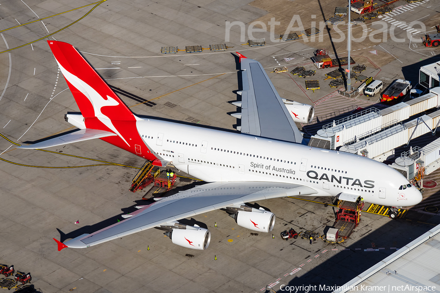 Qantas Airbus A380-842 (VH-OQB) | Photo 390212