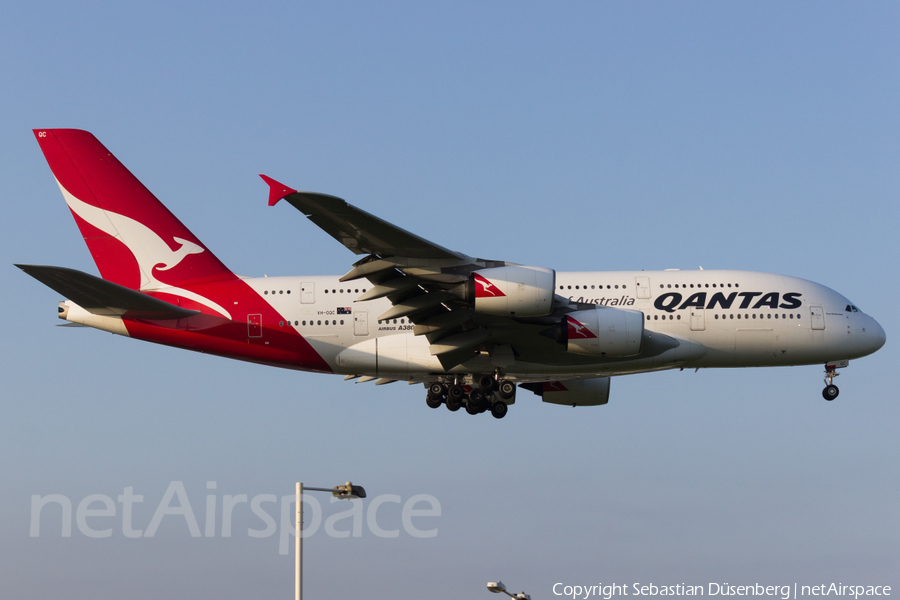Qantas Airbus A380-842 (VH-OQC) | Photo 116639