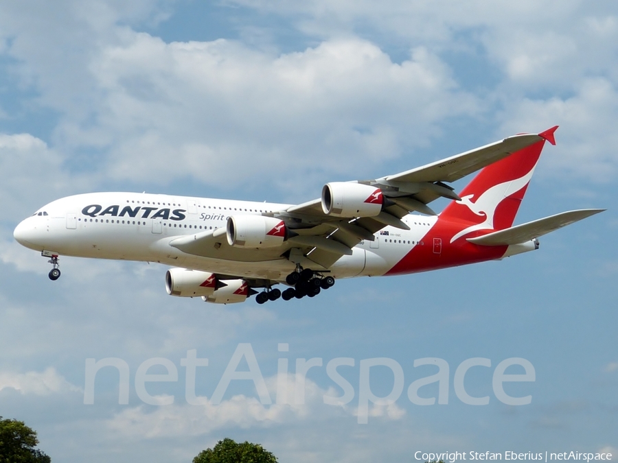 Qantas Airbus A380-842 (VH-OQC) | Photo 127814