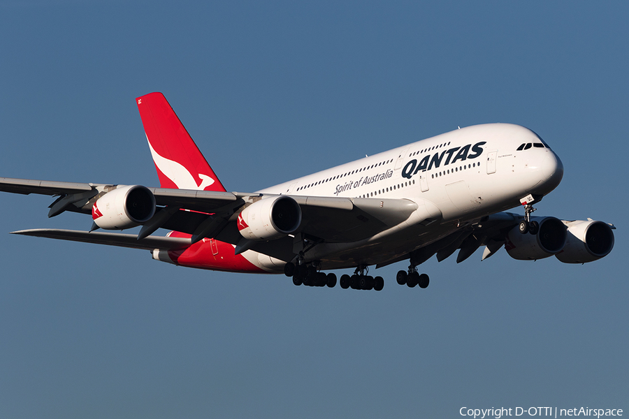 Qantas Airbus A380-842 (VH-OQC) | Photo 141646