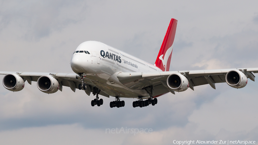 Qantas Airbus A380-842 (VH-OQD) | Photo 393409