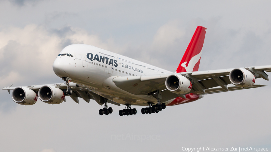Qantas Airbus A380-842 (VH-OQD) | Photo 454532