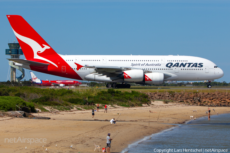 Qantas Airbus A380-842 (VH-OQD) | Photo 359400