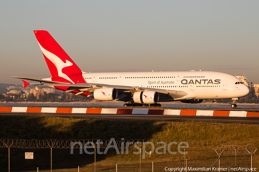 Qantas Airbus A380-842 (VH-OQD) | Photo 389895