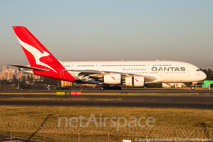 Qantas Airbus A380-842 (VH-OQD) | Photo 389896