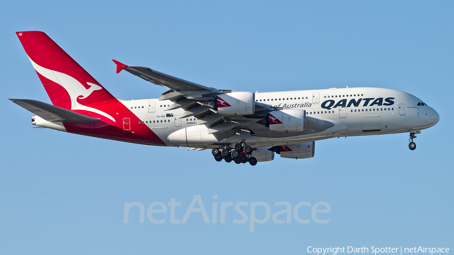 Qantas Airbus A380-842 (VH-OQE) | Photo 378382